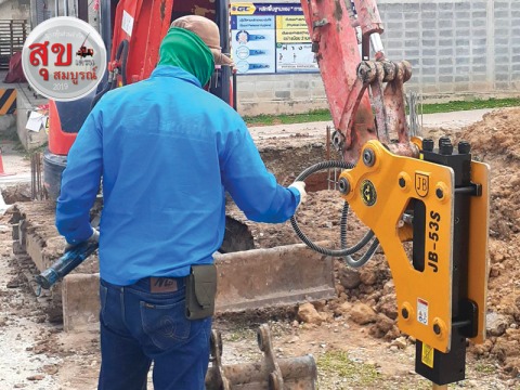 แบคโฮติดหัวเจาะ-ระยอง
